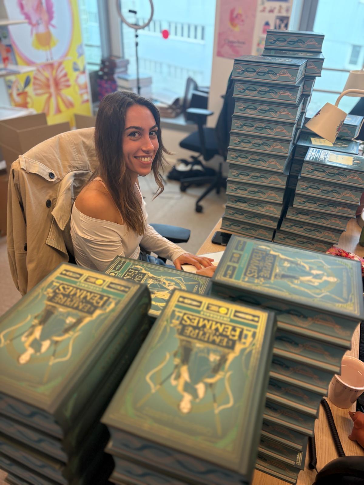 Cassandre Lambert dédicace son livre